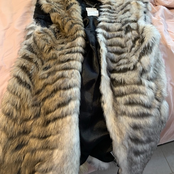 Buffalo David Bitton Faux Fur Vest - Picture 2 of 4